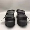 Sandálias de fundo grosso 2022 Summer Male High Street Footwear Black 18#22/10D50Sandals