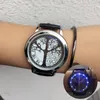 Orologi da polso Orologi da uomo di moda Orologio touch screen a LED Modello di albero unico Fresco semplice quadrante nero Orologio elettronico da 60 luci blu Orologio da polso