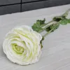 زهور الزهور الزهور أكاليل خضراء رانسولوس زهرة الاصطناعية آسياتسيكوس روز لزخارف الزفاف مزيفة الجدول الزخرفية