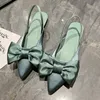 2022 Sommaren New Women's Sandals Satin Bow-Knot pekade tå Enkel tvåkläder Square Häle Fashion Shoes Slip-On Slippers