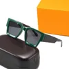 Designer Shades Solglasögon Mens Designer Solglasögon Kvinnor Solglasögon Kvinnor High-End Large Letter Goglles Classic Trendy Solglasögon med Case Luxury Lunettes