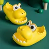 Kinderlippers Zomerjongens en meisjes Eva Overdekte tenen schattig dinosaurus huis non-slip dikke bodem baby sandalen kinderen mode 220423