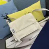 2023 Moda Erkekler Bayanlar Siyah Naylon Canvas Bag Marka Habercileri Çanta Açık Hava Spor Mini Messenger Çantalar Fermuar Cep Cüzdanı 1BD258 1BD255