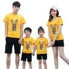 Tecknad T-shirt Damskjortor Färgglada kaninmönster T-shirts Enkel Fashionabla Plus size 3d-tröja för män och kvinnor