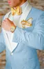 2022 Желтый изготовленный на заказ жаккардовый жених розовый жених смокинг белый шаль лацэль мужской свадебный костюмы выпускной вечеринка мужчина блязер