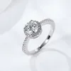 클래식 0.5ct 라운드 스털링 실버 반지 웨딩 신부 보석 후광 여성 Moissanite Ring