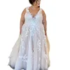 Plus Size 3D Kwiatowy Aplikacje Suknia Ślubna Różowa Suknie Ślubne Bez Rękawów V-Neck Boho Beach Bride Dresses 2022 Romantyczny Long Tulle Robe de Mariee