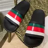 Slipare designer glider herrar kvinnor tofflor sommar sandaler strand glid platt plattform damer sandali badrum hemskor flip flops randig kausal