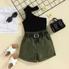 Nieuwe babykleding meisjes gebreide schuine schouder hangende nek pit strip top meisje baby elastische taille shorts tweedelig pak G220517