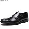 Elbise ayakkabıları 2022 bahar yeni blok oyma erkek ayakkabıları iş elbisesi deri İngiliz siyah toka oxford 220812