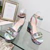 Sandały designerskie klinowe platforma sandałowa moda wysokie obcasy z kwiatami Tiger zielone paski buty sukienki ślubne z pudełkiem no379