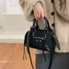 Femme sac 2023 été nouvelle main rue tendance moto loisirs facile à prendre une épaule Messenger sac sacs à main liquidation vente