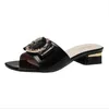 2022 Summer Women's Fashion Slippers Fashion Rhinestone Metal Buckle Chunky Heel Sandaler Black Beige High Heel Flip Flops G220518