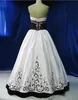 Vintage Gothique Pays Robes De Mariée Noir Et Blanc Broderie Perles Chérie Robes De Mariée Robes De Novia Plus La Taille