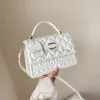 Modedesigner Bag Beach Luxury Tote Shopping Celebrity Party Beige Svart mångsidig G220812 Hög version