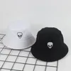 Bérets noir blanc solide Alien seau chapeau unisexe Bob casquettes Hip Hop Gorros hommes femmes été Panama casquette plage soleil pêche HatBérets