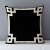 Taie d'oreiller Européenne Casual Cosy Blanc noir géométrique housse de coussin pour canapé-lit oreillers décoratifs pour la maison 45x45 cm taie d'oreiller carrée QX2L 220623