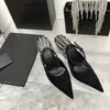 2022 Zapatos de vestir 6 cm 9 cm Metal puntiagudo Bombas de cadena de plata dorada Tacones altos negros Lentejuelas Banquete Sandalias de tacón de aguja Punta fina Punta fina Zapato de verano para mujer sexy