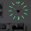 Väggklockor 3D-stansfri lysande klocka Fluorescerande i Dark Home Decor Decoration Självhäftande Clockwall