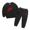 Nieuwe kinderen jongens meisje kleding sets sportpak set mode jochie hoodies broek pak set peuter trainingspakkleding