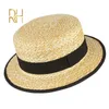 Été femme naturel rigide blé paille plaisancier Fedora haut chapeau plat femmes plage à bord plat casquette avec ruban à rayures rouge marine RH 220513190p