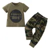 Kläder sätter sommarkläder baby pojke flicka kort ärm brev tryck armé grön topp kamouflage byxor 2 st spädbarn klädkläder