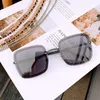 Luxus Quadrat Sonnenbrille Dekoration Frauen UV400 Retro Marke Kette Metall Rahmen Shades Sommer Sonnenbrille für Weibliche 220514