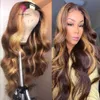 Vurgular peruk% 100 Hint İnsan Saç Altın Kahverengi Vücut Dalga Ombre V Parça Tam Makine Yapım U Parça peruksları Hiçbiri Dantel Peruk Kadınlar Bal Sarışın Bouncy Wavy