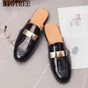 2022 Fashion Men Half Loafers Patent Leather Slipper Designer Loafer Slides Breathable Mules Outdoor Summer Casual Shoes220513