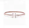 Bracelet Plaqué Or Réglable CZ Cristal Pulsera Double T En Forme De Métal Manchette Bracelets Bracelet Ouvert Croix Charme Bracelet Pour Femmes Ou Hommes