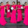 2022アフリカフクシアの花嫁介添人のドレスマーメイドオフショルダーフリル階の長さジッパーバック西洋のメイドの名誉ドレスカスタム結婚式のゲストドレス