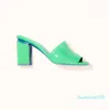 2022 최고 품질의 디자이너 여성 슬리퍼 슬리퍼 기어 바닥 플립 플롭 플립 여성 고급 샌들 패션 인과 적 신발