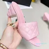 2022 Kobieta kapcie Sandały Wysokiej Jakości Stylowy Metal Decor Classic Plaid Moda Klasyka Sandal Kobiety Slipper Shoes Slide