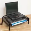 metalllaptop steht