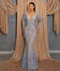 Unieke Baby Blauw Prom Dresses Kant Applicaties Beaded Afneembare Trein Avondjurk Custom Made Sheer Neck Jewel Lange Mouwen Partyjurk