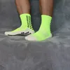 新しい男性サイクリングソックス通気性バスケットボールランニングフットボールの靴下のプロのスポーツライディングソックス女性のための靴下