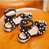 Nowe Dzieci Dziewczyny Baotou Sandals Moda Niski Heel Princess Roman Buty Wiosna Summer Hollow Out PU Skórzane Pearl Kids Buty