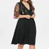 Plus Size Klänningar Mode Kvinnor Casual Blommor Broderi Halv ärm Applikation V-ringad Klänning Elegant Lös Fest Club Vestidos#35Plus