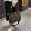 Clearance Outlets Online Handbag women's bags can be customized and mixed batches printing large bucket versatile trend sales