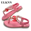 Ulknn flickor sandaler barn sommar söt mild blomma tå mössa täckande skor barn mjuk botten nonslip pärlor barn sandal pu 220621