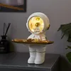 Creative Astronaut Statue Armazenamento Bandeja Nordic Home Decor Mesa Figurine Sala De Mesa Da Mesa 220329