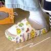 Kapcie Moda Drukowanie Kobiety Mężczyźni Lato Niepoślizgowa Plaża Sandały Slow Flip Flops Cute Graffiti Grube Sole Budynki Buty