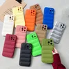 Cas de téléphone de concepteur Fashion Brand Down Jacket Phone Case pour iPhone 13 12 11 Pro Max X XS XR 7 8 Plus SE Couverture en silicone souple de couleur unie