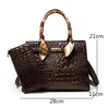 Padrão de crocodilo de luxo Bola de senhora Mulheres Bolsas de ombro Designer Famosa marca de couro Bolsa Crossbody Bolsas grandes para mulheres