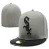 Wholesale White Sox Team Baseball مجهزة Caps عالية الجودة للرجال Snapbacks Flat Brim في الحقل القبعات المصممة الكاملة المغلقة