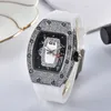 22 Kvinnors bästa utgåva Silver Lip Diamond Dial Wearable Watch Skeleton Quartz Watch Casual Rubber Strap