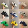 Mens Triple s Clear Sole Sneakers Designer Skor Kvinnor Tränare Neon Green Vintage Dad Trainers Rensa Bubble Bottom Runner Vandringsskor No8