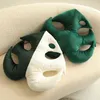 Style nordique vert réaliste Liemm feuille en peluche oreiller sourire visage en apesanteur feuilles amour forme polochon sommeil oreiller canapé décor cadeau J220729