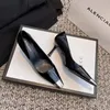 Elbise ayakkabıları metal kare ayak parmağı yüksek topuklu kadınlar Kore versiyonu mizaç patenti deri ofis resmi ayakkabılar