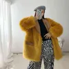 2021 Nueva ropa de invierno Moda de gama alta Abrigo de piel de lujo Mujeres de longitud media Imitación de piel y cuero Abrigo elegante T220810